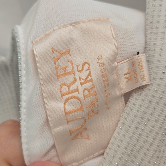 Audrey Parks white mini dress with shine and feathers - Picture 9 of 10